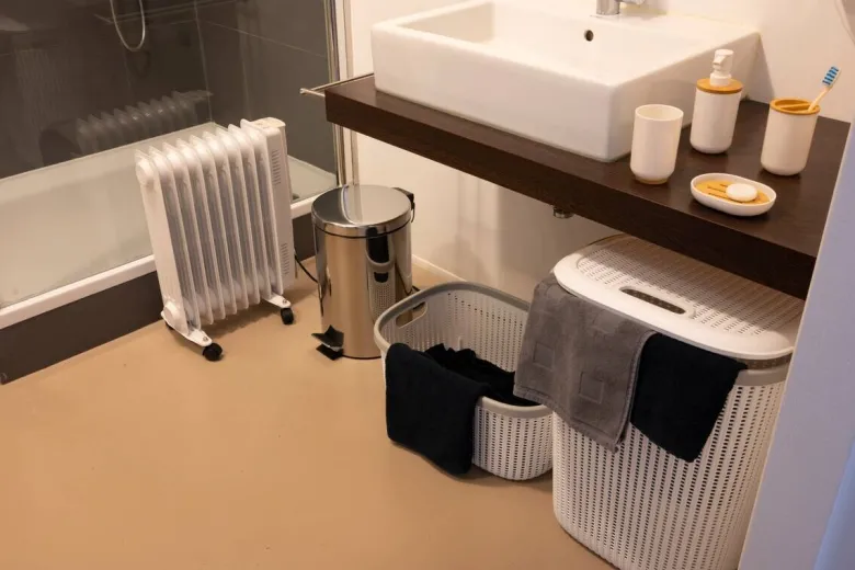 Ölradiator weiß Metall B/H/T: ca. 40x55x23,5 cm ca. 2000 W