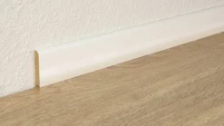 Sockelleiste L/B/H: ca. 250x1x5,8 cm pro Stück
