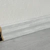 Sockelleiste L/B/H: ca. 250x2,2x4 cm pro Stück