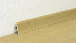 Sockelleiste L/B/H: ca. 250x1,9x4,8 cm pro Stück