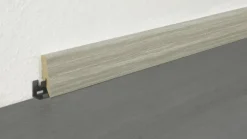 Sockelleiste L/B/H: ca. 250x1,8x5,8 cm pro Stück
