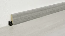 Sockelleiste L/B/H: ca. 250x1,8x5,8 cm pro Stück