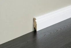 Sockelleiste L/B/H: ca. 250x1,6x5,8 cm pro Stück