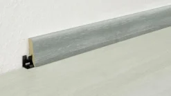 Sockelleiste L/B/H: ca. 250x1,8x5,8 cm pro Stück