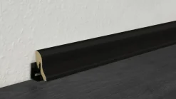 Sockelleiste L/B/H: ca. 250x2,2x4 cm pro Stück