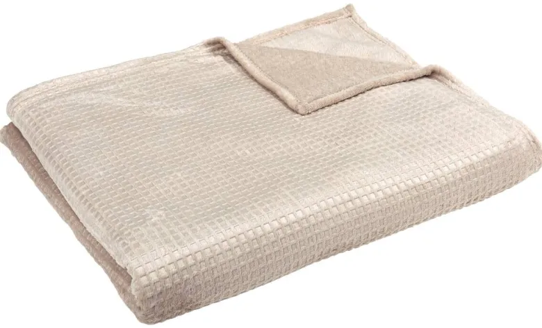 Wohndecke beige Polyester B/L: ca. 180x210 cm
